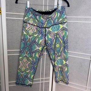 Womens VXS sport capri legging M Victoria’s Secret neon